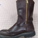 boot with zipper
